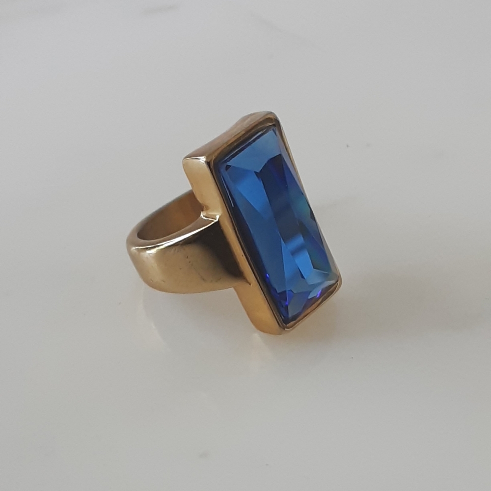 Simulated Topaz Faceted Rectangle Gold Plate Ring Sz 8 - Picture 6 of 7